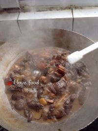肉蘑炖鸡腿