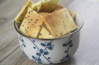 黑芝麻蛋白薄脆饼
