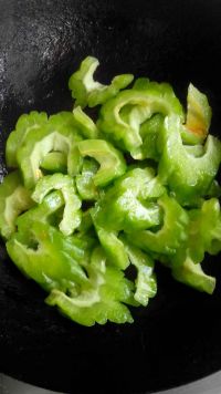 清炒苦瓜