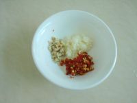 手撕蒜薹