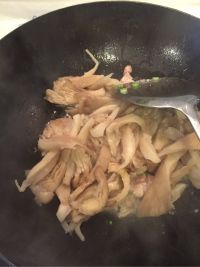 蘑菇炒肉