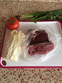 猪肝瘦肉金针菇汤
