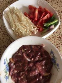 猪肝瘦肉金针菇汤