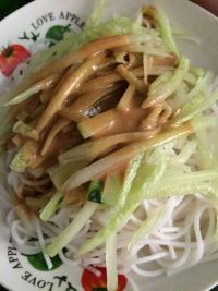 芝麻酱拌粉干