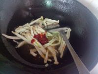 蒜苔炒海鲜菇