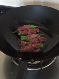 牛肉包秋葵