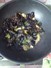 黑木耳炒肉片