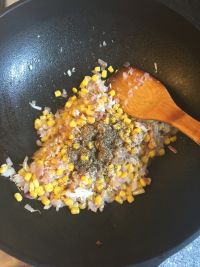 培根鲔鱼面包