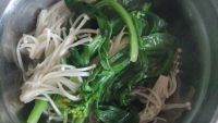 金针菇拌菜心