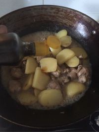 土豆烧鸡腿