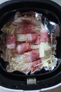 金针菇花菜培根卷