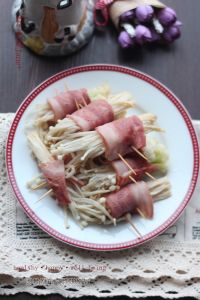 金针菇花菜培根卷