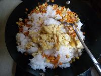 胡萝卜玉米炒饭