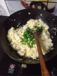 鸡蛋粉丝炒饭