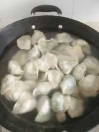 芹菜虾仁水饺