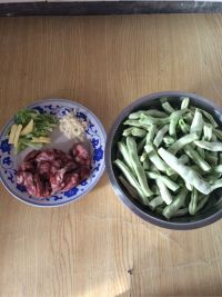 腊肠芸豆焖面