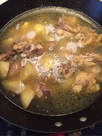 土豆炖鸡架