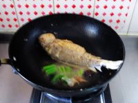 大蒜烧黄鱼