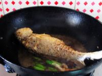 大蒜烧黄鱼