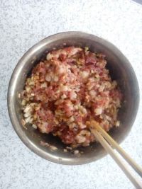 金针香菇肉包子