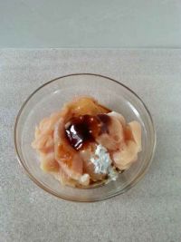 西芹炒鸡肉粒