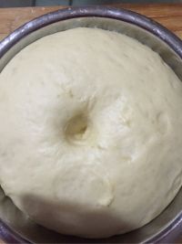 牛奶花朵面包