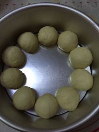 牛奶花朵面包