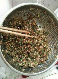 茼蒿金针菇饺子