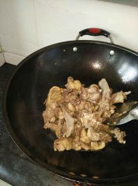 自创辣椒炒鸭肉