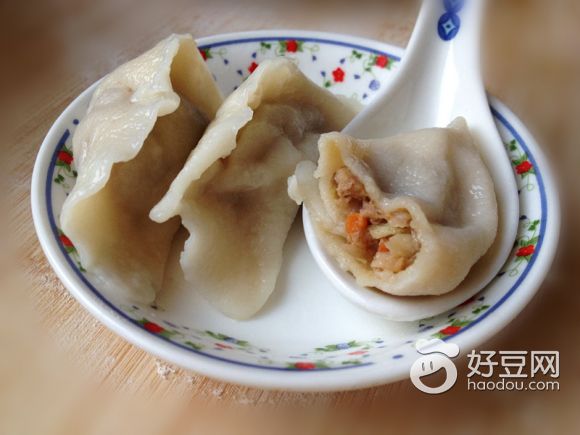 红萝卜白菜鲜肉水饺