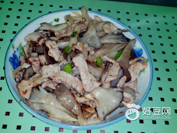 平菇炒肉片