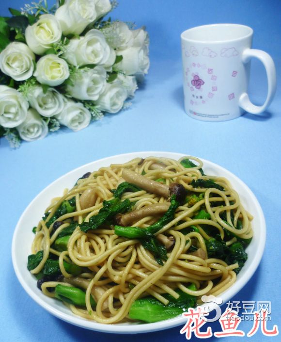 菜心蟹味菇炒面