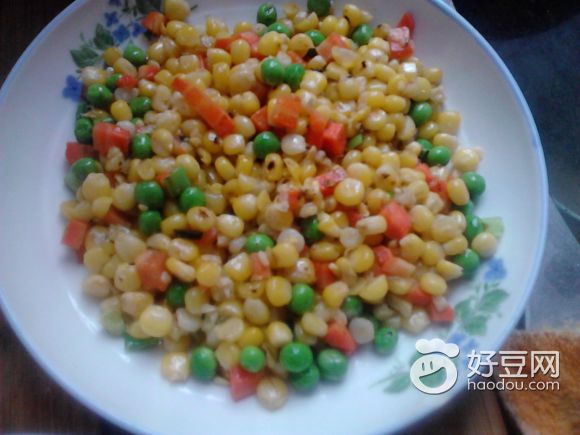 胡萝卜豌豆炒玉米粒