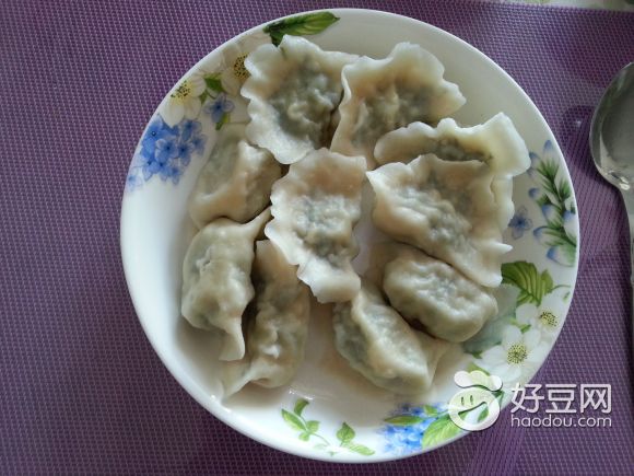 荠菜牛肉水饺