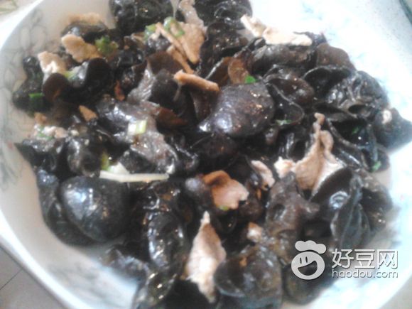 黑木耳炒肉片