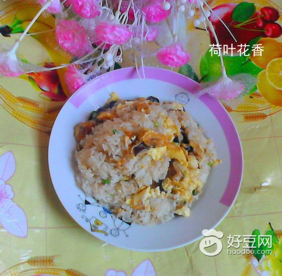 蛤蜊鸡蛋炒糯米饭