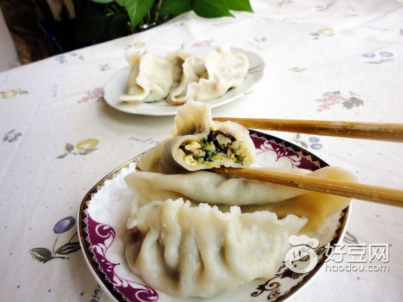 荠菜鸡蛋肉馅水饺