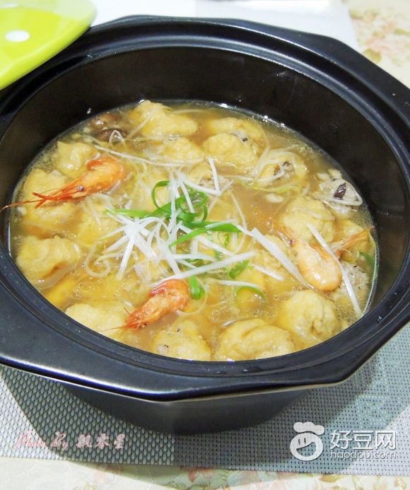豆腐包鲜虾砂锅煲
