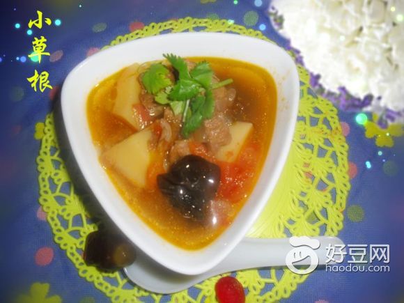 西红柿牛腩木耳土豆汤