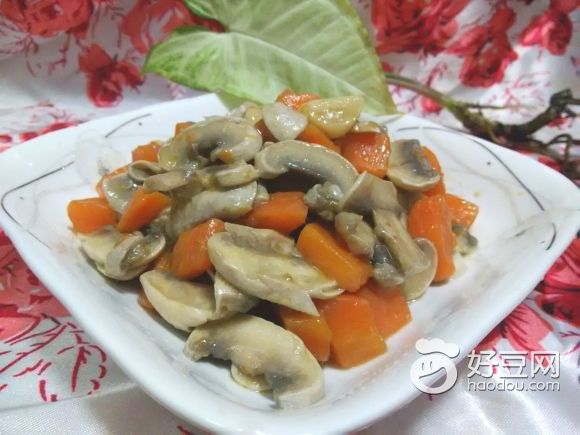 白蘑菇烩胡萝卜