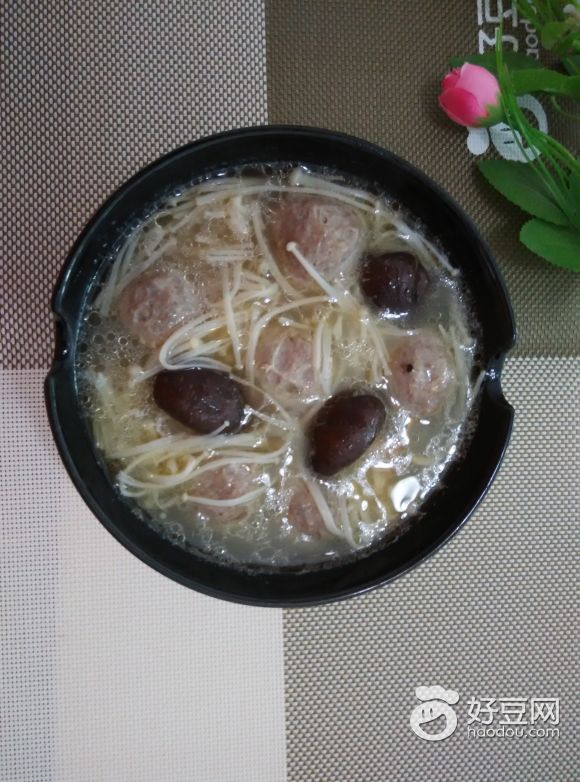 杂菇肉丸汤