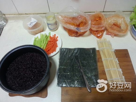 黑米泡菜紫菜包饭