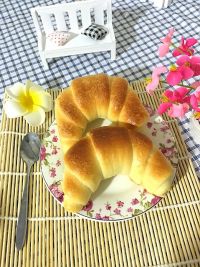 豆沙牛角包