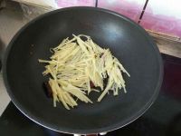 土豆丝炒尖椒
