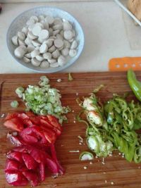 鱼丸炒豆腐皮
