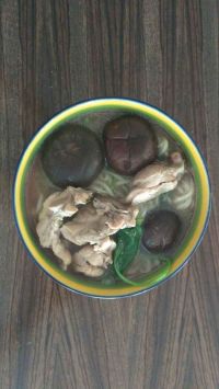 香菇炖鸡面