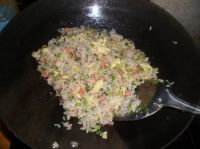 火腿肠蒜薹蛋炒饭