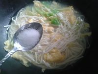 鸡蛋白菜面