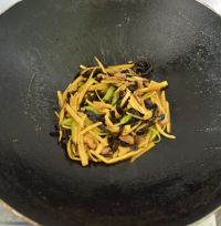 鱼香肉丝酱拌面