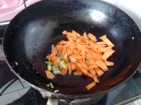 胡萝卜木耳炒鸡蛋